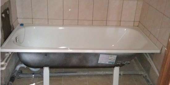 Продам стальную ванну с ножками цена 5000 рублей