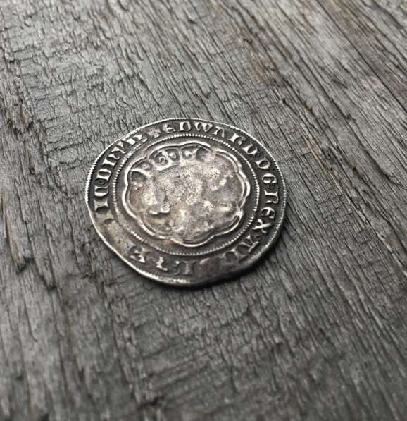 Серебряная средневековая монета в Москве