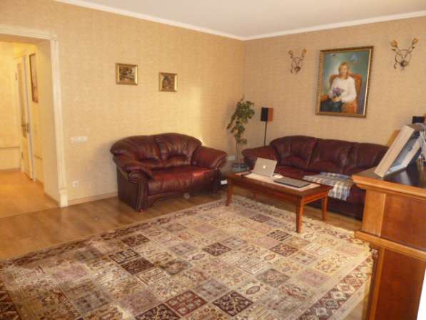Продается, 3-х комнатная квартира, ул. Жукова, 76 в Омске фото 5