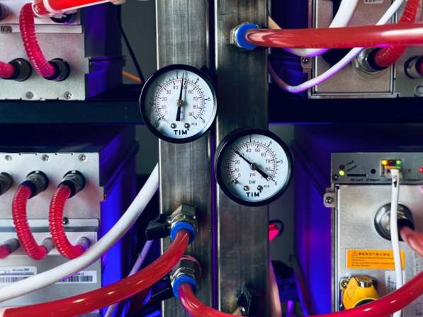 Гидростойка для майнинга Antminer S21+ hydro в Санкт-Петербурге фото 3