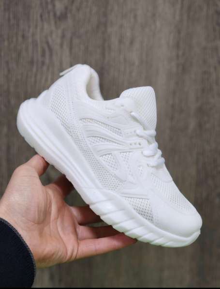 Кроссовки оптом и розница