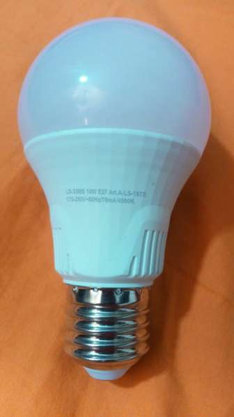 Светодиодная лампа LED датчиком движения Бесплатная доставка в фото 6