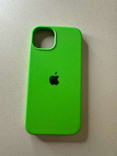 Чехлы на iPhone 13
