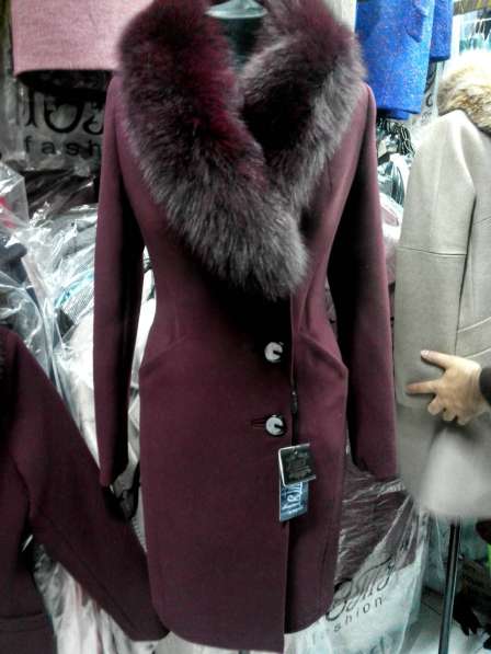 Женская пальто с натуральным мехом в фото 7