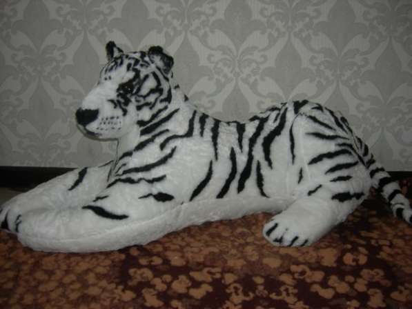 Тигр белый большой