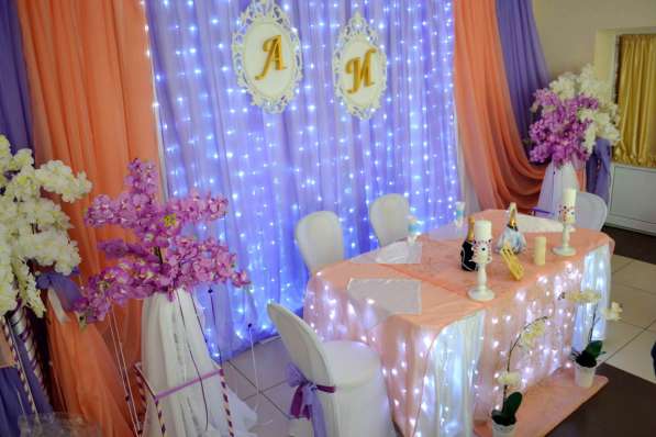 Оформление свадебного зала тканями, цветами, шарами в Пензе фото 14