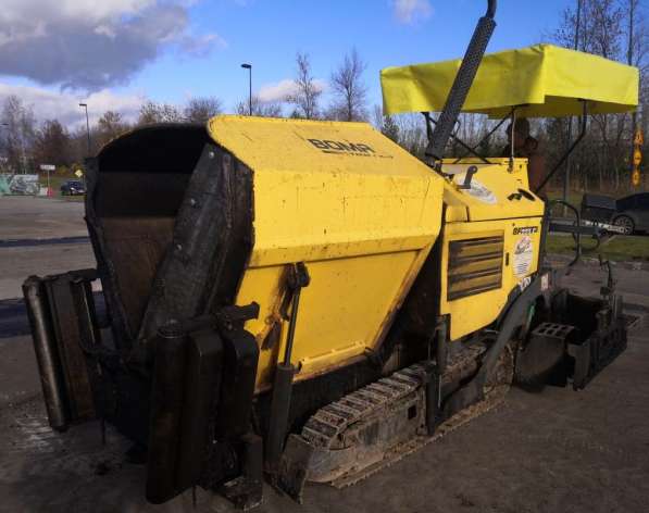 Продам асфальтоукладчик Бомаг, Bomag BF223C, 2012г/в,1900м/ч в Казани