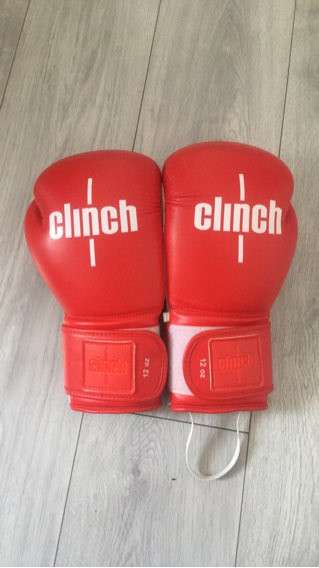 Боксёрские перчатки Clinch 12 oz