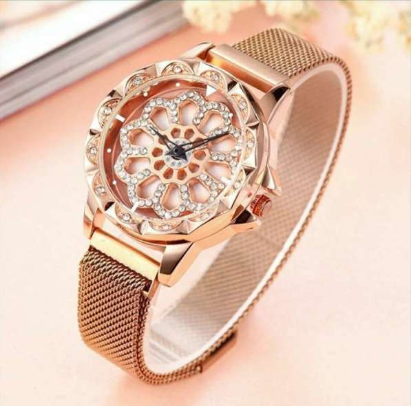 Стильные женские часы Chanel Flower Diamond в фото 5