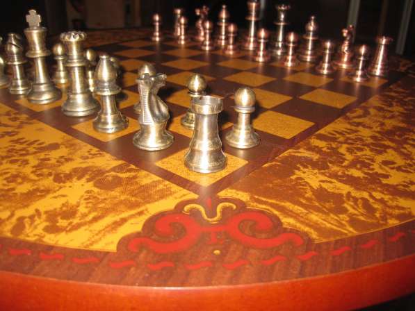 Кофейный столик + Шахматный столик + шахматы в Москве фото 4