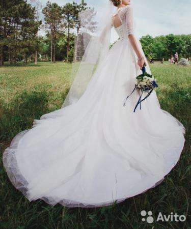 шикарное свадебное платье. С большим шлейфом