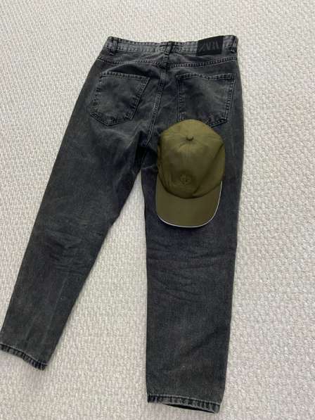 Продается джинс и кепка в Москве