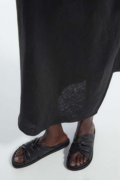 Шлёпанцы COS кожа