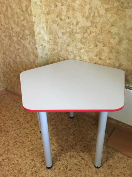 Кухонный стол