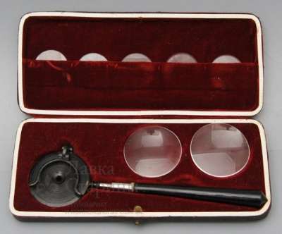 Офтальмоскоп в коробке с бархатом,Европа