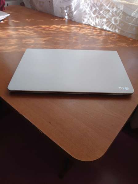 Продам ноутбук LG " GRAMM" 1КГ