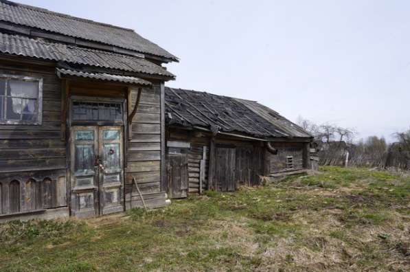 Бревенчатый дом, в тихой жилой деревне в Москве фото 13