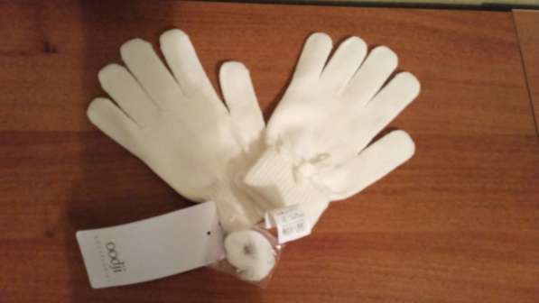 Перчатки белые, акрил, OODJI, размер 36-40, 100 руб