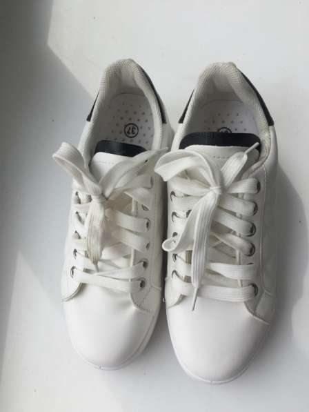 Новые белые кроссовки в Орехово-Зуево фото 3