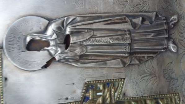 Старинную икону в серебряном окладе, Распятие(бронза эмаль) в Москве фото 4