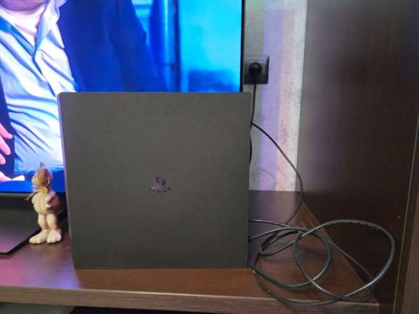 Sony Playstation 4 pro 1tb + 2 контроллера