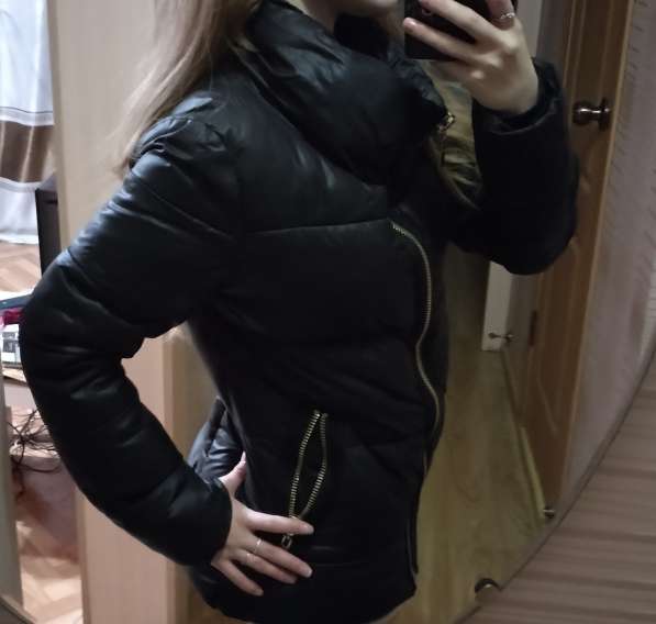 Чёрная теплая куртка в Новосибирске фото 4