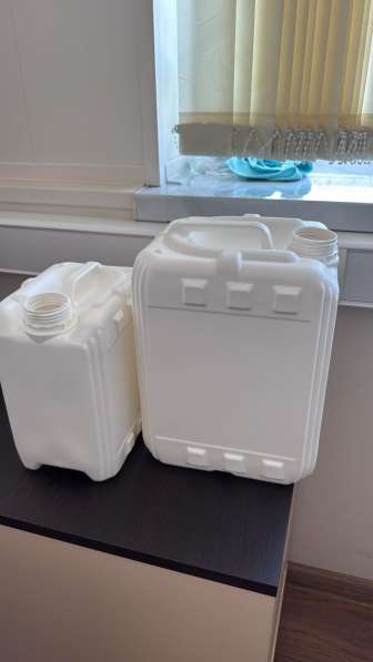 Канистры 5, 10 литров штабелируемые в Электростале