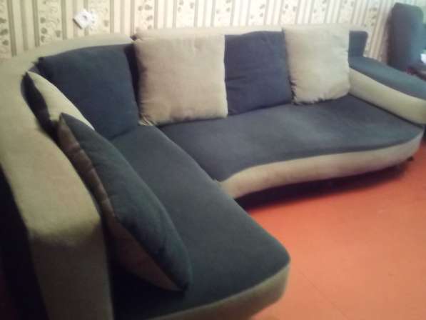 Продам угловой диван в Топках