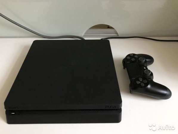 Sony PS4 slim