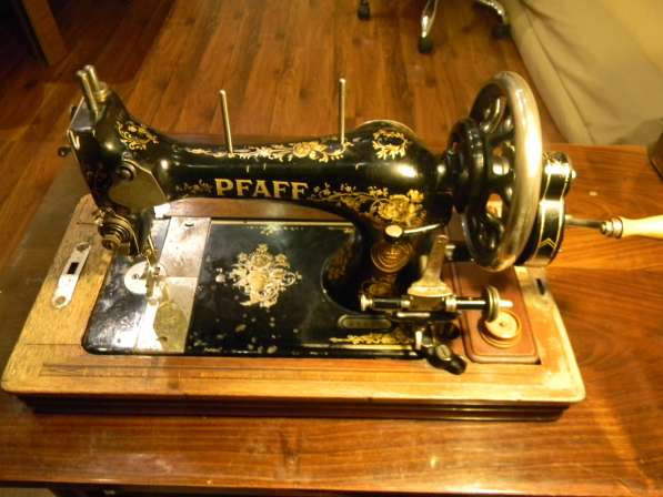 Швейная машинка "PFAFF", антикварн.,до 1908г. и коробка запч