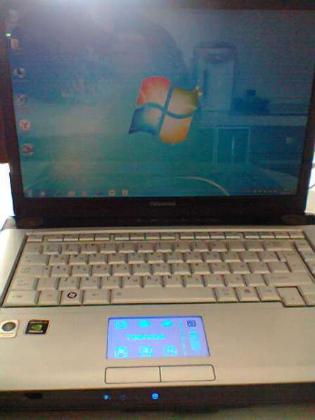 Toshiba satellite A200 A210 петля матрицы левая в Москве фото 37