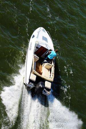 Продаю мощный и надежный катер – маломерное судно марки "Николь", модель «Фаворит». в Камышине фото 3