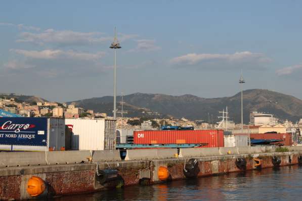 Яхтенный Порт в Италии.260 мест в фото 4