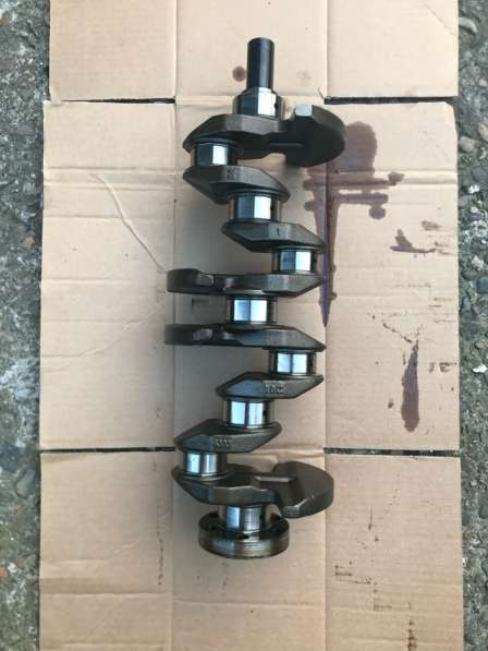 Головка блока цилиндров коленвал