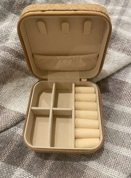 Шкатулка для украшений в Москве