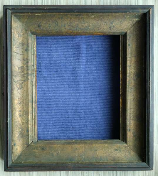 Старинный дубовый киот под икону аналойного размера. XIX век