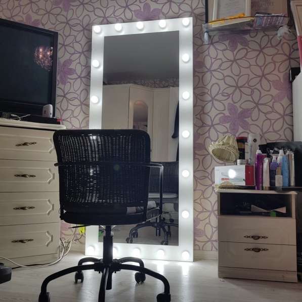 Напольное зеркало с подсветкой в Казани