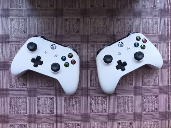Xbox One S 1TB / 2 Джостика / Ultimate в Энгельсе фото 5