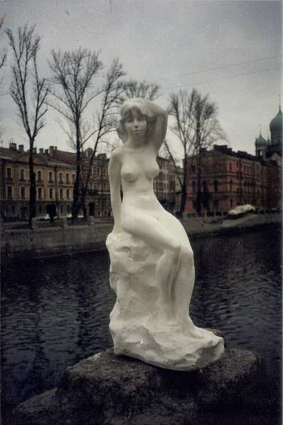 Скульптура обнажённой девушки в Санкт-Петербурге фото 3