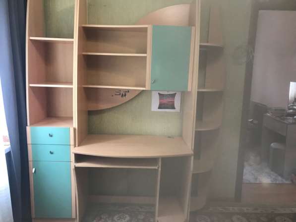 Компьютерный стол с шифонером