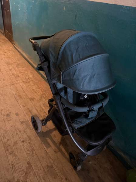 Продам прогулочную коляску