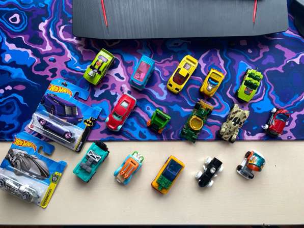 Машинки hot wheels