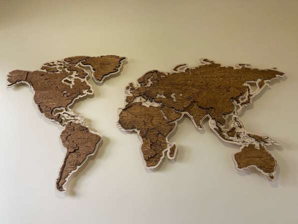 Карта мира из дерева на стену в Москве фото 4