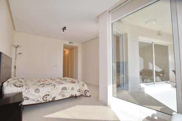 Недвижимость в Испании, Квартира с видами на море в Альтеа в фото 3
