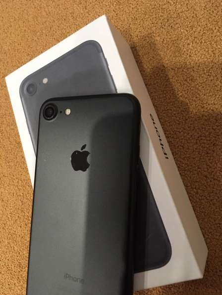 IPhone 7 black 128 gb