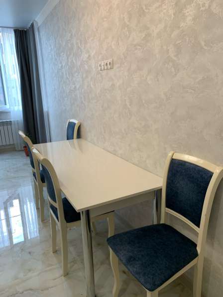 Комплект стола и стульев в Владикавказе