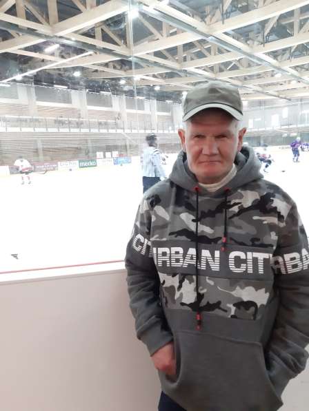 Игорь, 56 лет, хочет познакомиться