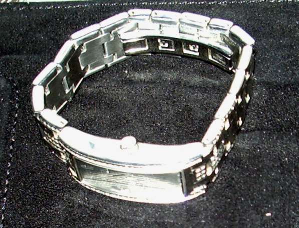 Продаю часы женские Австрия Jacques Lemans 1-1547