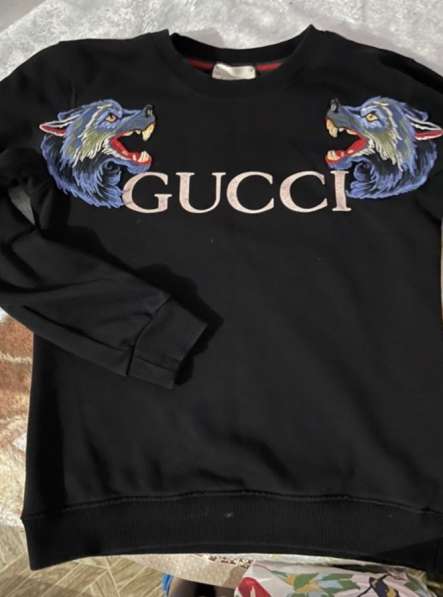 Оригинальная кофта от Gucci, поза прошлого сезона