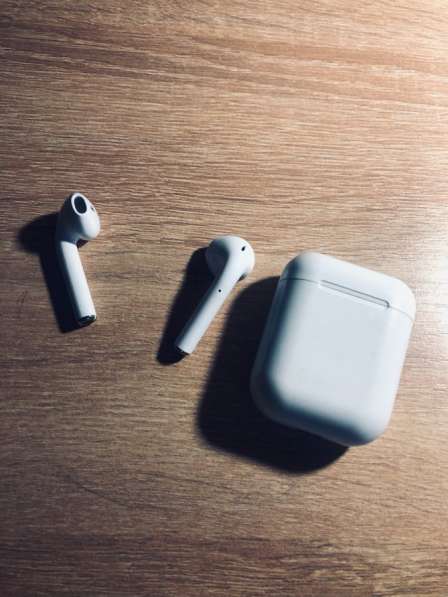 Наушники AirPods в Москве